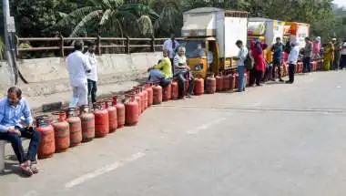 Ministry of Petroleum and Natural Gas Assures Adequate Fuel Supply Despite West Asia Crisis, Warns Against Panic Buying