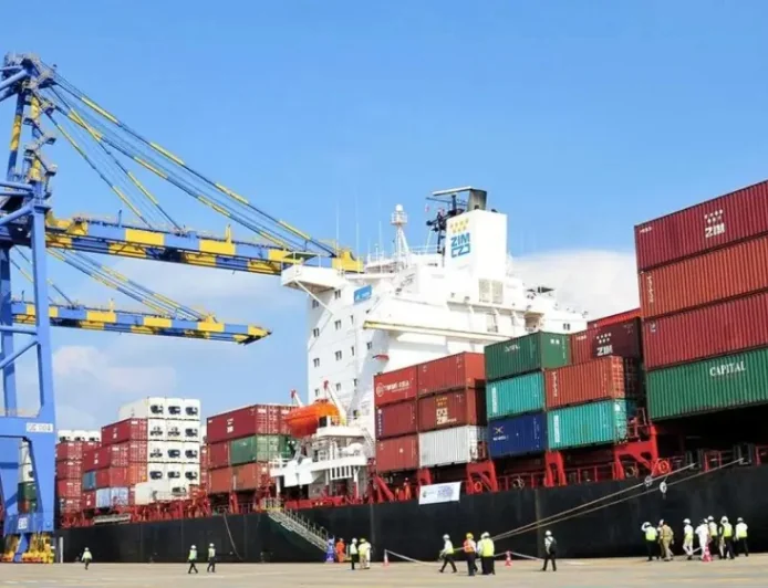 Ceasefire Uncertainty Disrupts India’s West Asia Trade, Exporters Turn to Europe and Latin America