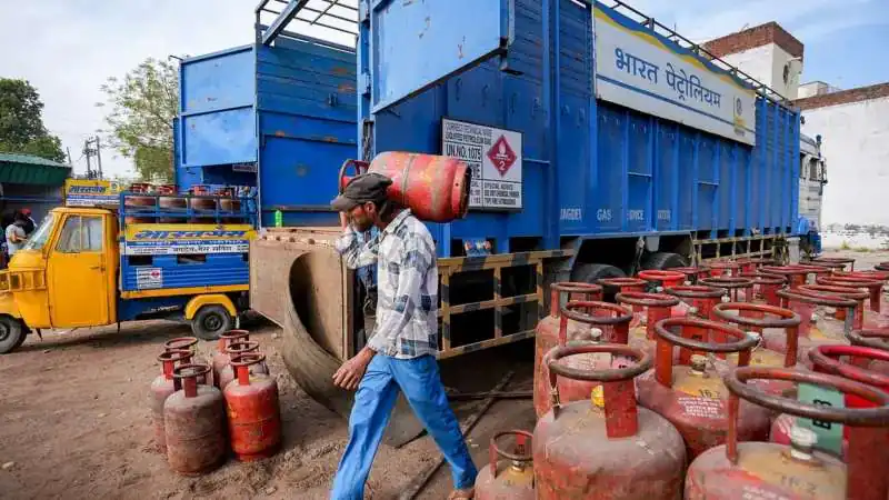 India Plans Massive LPG Pipeline Network to End Road Tanker Transport by 2030