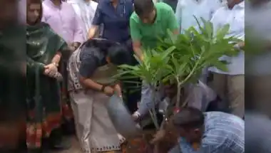Delhi CM Joins 70 Lakh Tree Plantation Drive
