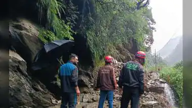 Heavy Rain Alert in Uttarakhand Disrupts Kedarnath Route