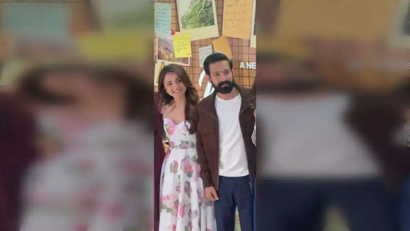 Mahima Makwana Recalls First Meeting with Vikrant Massey