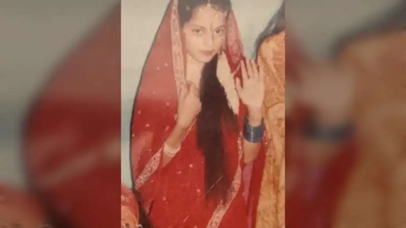 Kangana Ranaut Shares 1997 Photo as Maa Sita