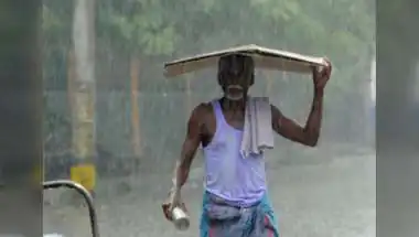 IMD Forecasts Rain, Gusty Winds Across Tamil Nadu