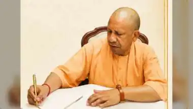 Rakshabandhan a Pledge to Protect Sisters, Daughters: UP CM Yogi