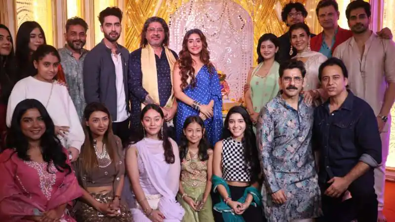 Yeh Rishta Cast Welcomes Ganpati Bappa on Set