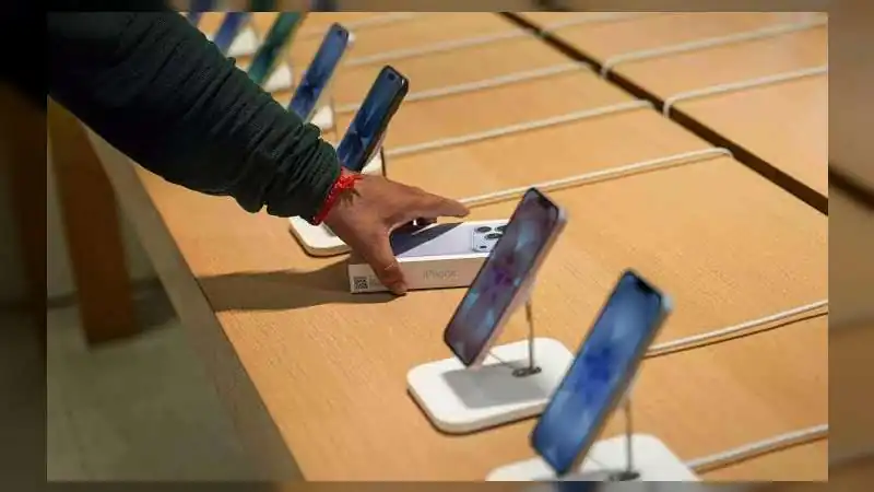 Smartphone Screen Protectors to Come Under BIS Norms From April 2027: New Safety Rules Explained
