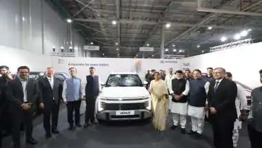 Fadnavis Inaugurates Hyundai’s Talegaon Plant in Pune