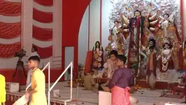 CR Park Kali Bari Celebrates Maha Saptami With Devotion