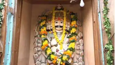 Kanpur’s Dashanan Temple Opens Only on Dussehra to Worship Ravana