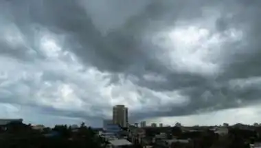 Cyclone Arnab Likely to Hit Andhra Pradesh-Odisha Coast on October 28; President’s Visit Postponed
