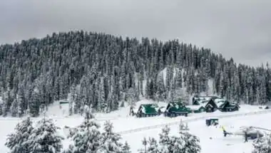 Gulmarg, Pahalgam Go Sub-Zero: Kashmir Winter Arrives Early