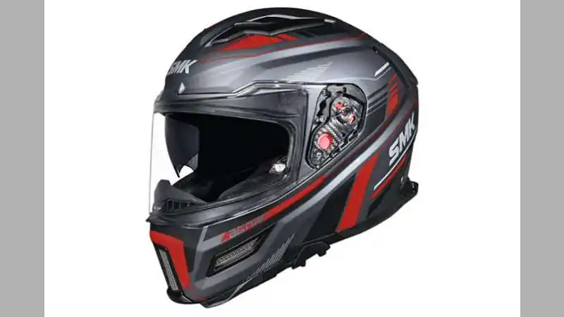SMK Agnar Revv Helmet Launched at ₹6,700; Gets 21 Vents and Dual Visor