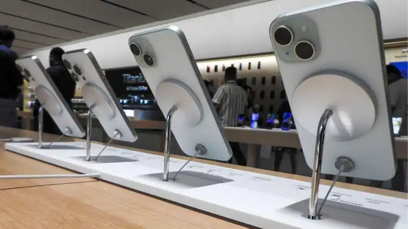Apple India Revenue Crosses Rs 1 Lakh Crore, Profit Up 66%